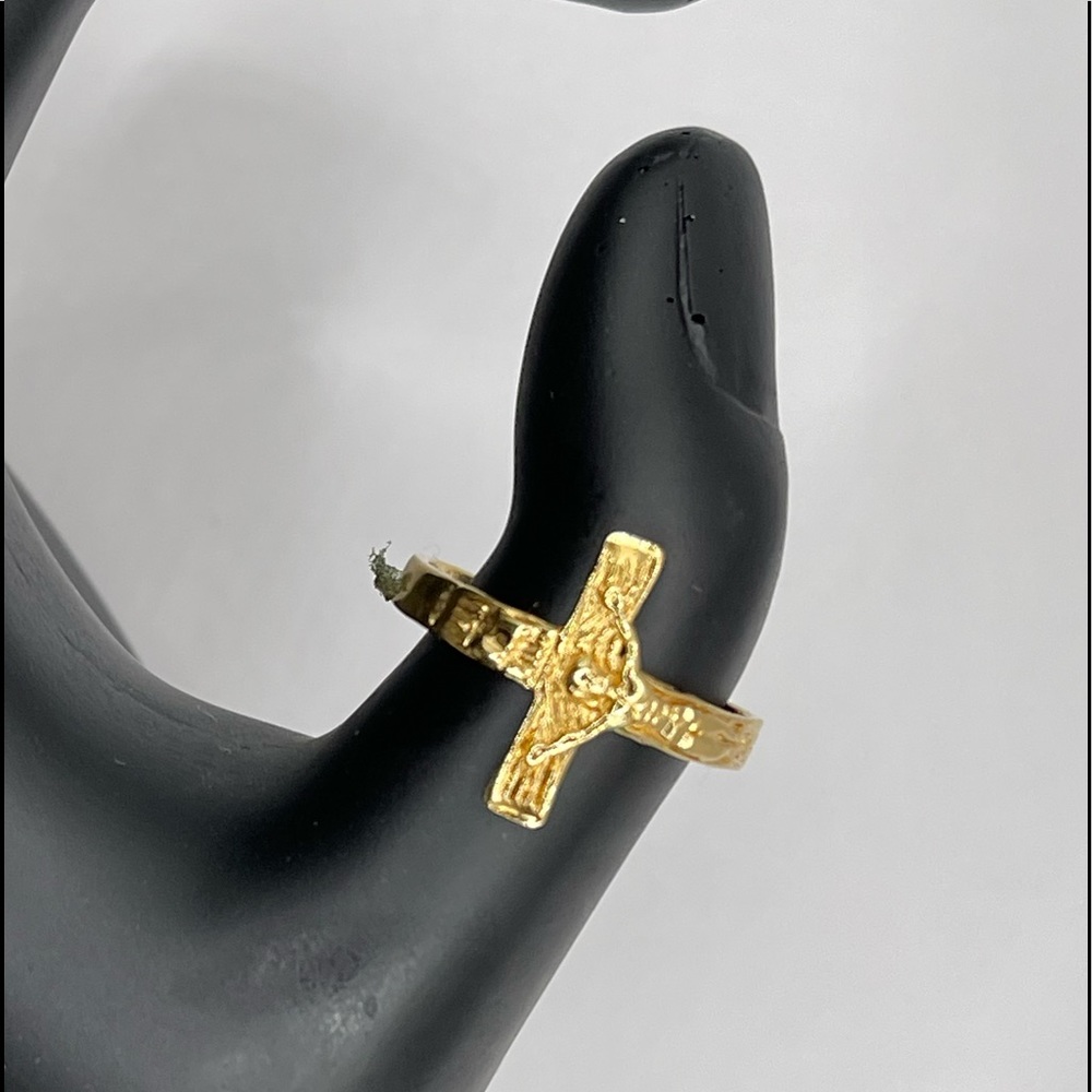 Crucifix Ring - Picture 4 of 6